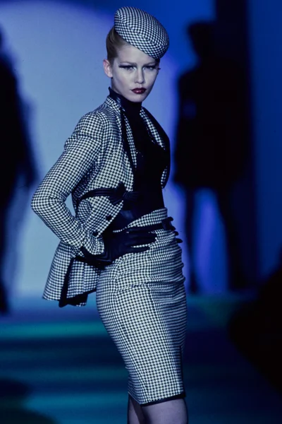 Look 5